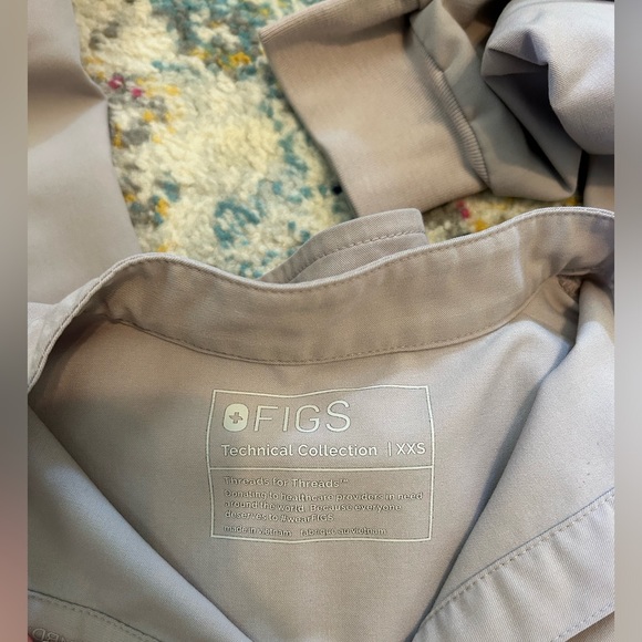 Figs slate scrubs set (top and bottom) - Picture 7 of 8